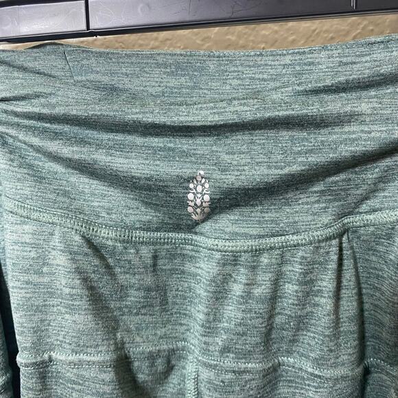 Free People Movement The Right Path Athleisure Harem Pants in Frosted Pine Sz M - Picture 6 of 11